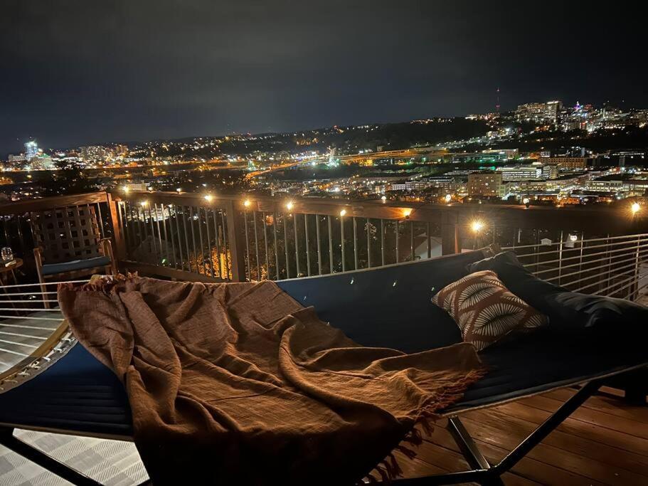 Сasa de vacaciones Skyline - Outside Decks - Contemporary